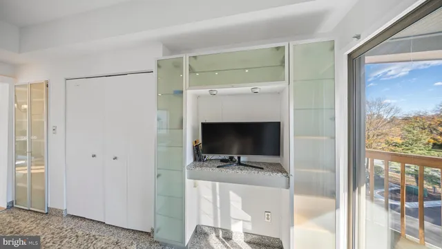 $712,000 | 2106 Chesapeake Harbour Drive, Unit 202, Annapolis, MD 21403