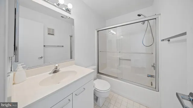 $712,000 | 2106 Chesapeake Harbour Drive, Unit 202, Annapolis, MD 21403