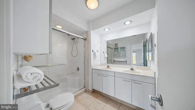 $712,000 | 2106 Chesapeake Harbour Drive, Unit 202, Annapolis, MD 21403