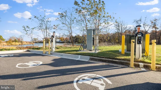 $712,000 | 2106 Chesapeake Harbour Drive, Unit 202, Annapolis, MD 21403