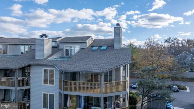 $712,000 | 2106 Chesapeake Harbour Drive, Unit 202, Annapolis, MD 21403