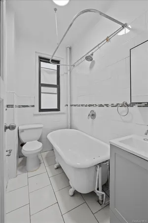 $495,000 | 117 Seaman Avenue, Unit 4C | Inwood