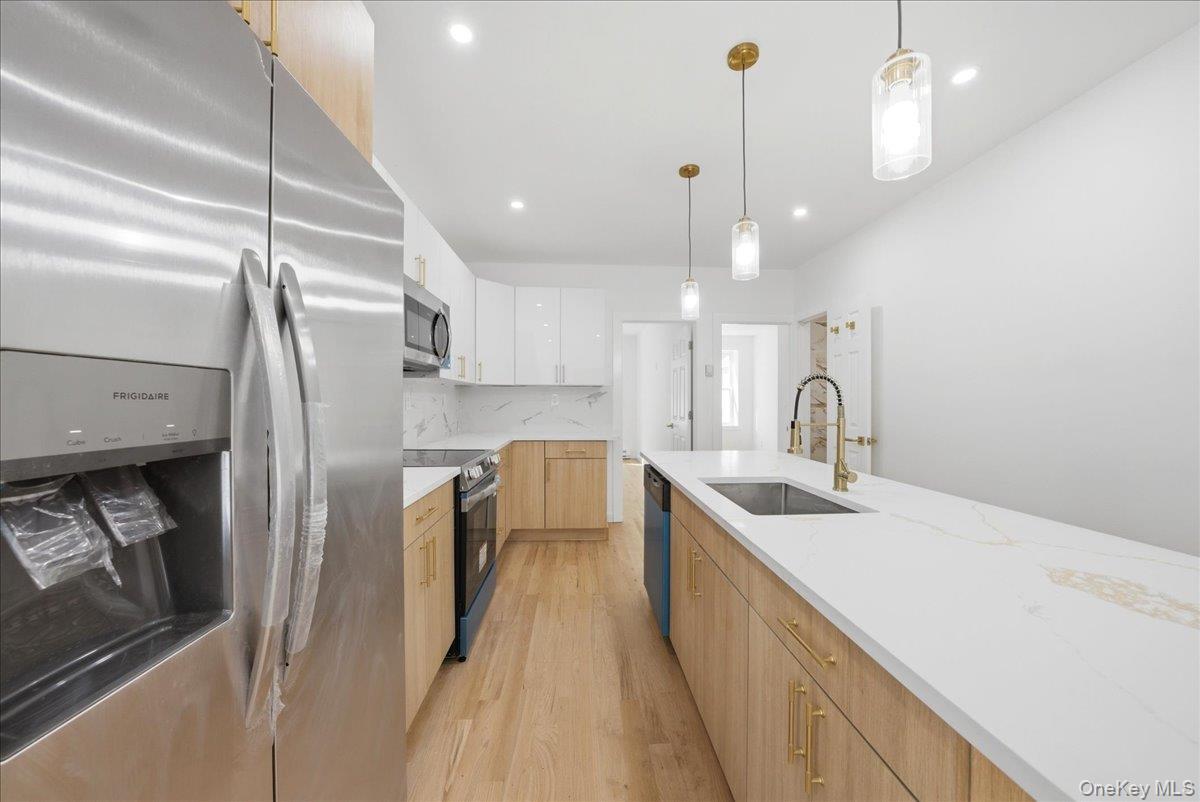 2407 Butler Place Bronx, NY 10461 - Photo 35 of 39