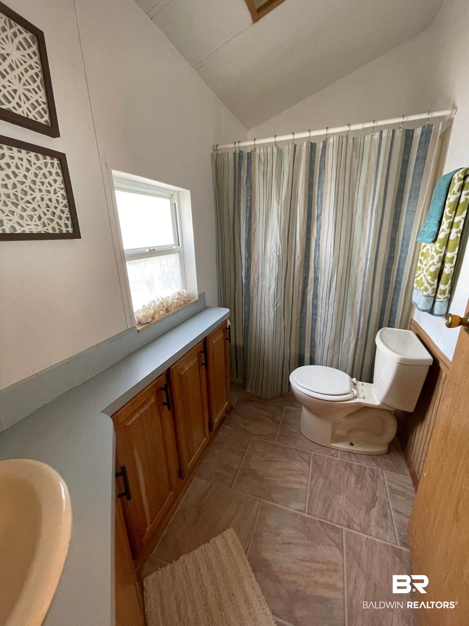 186 Defuniak Loop Lillian, AL 36549 - Photo 9 of 20 Tub/shower combo.