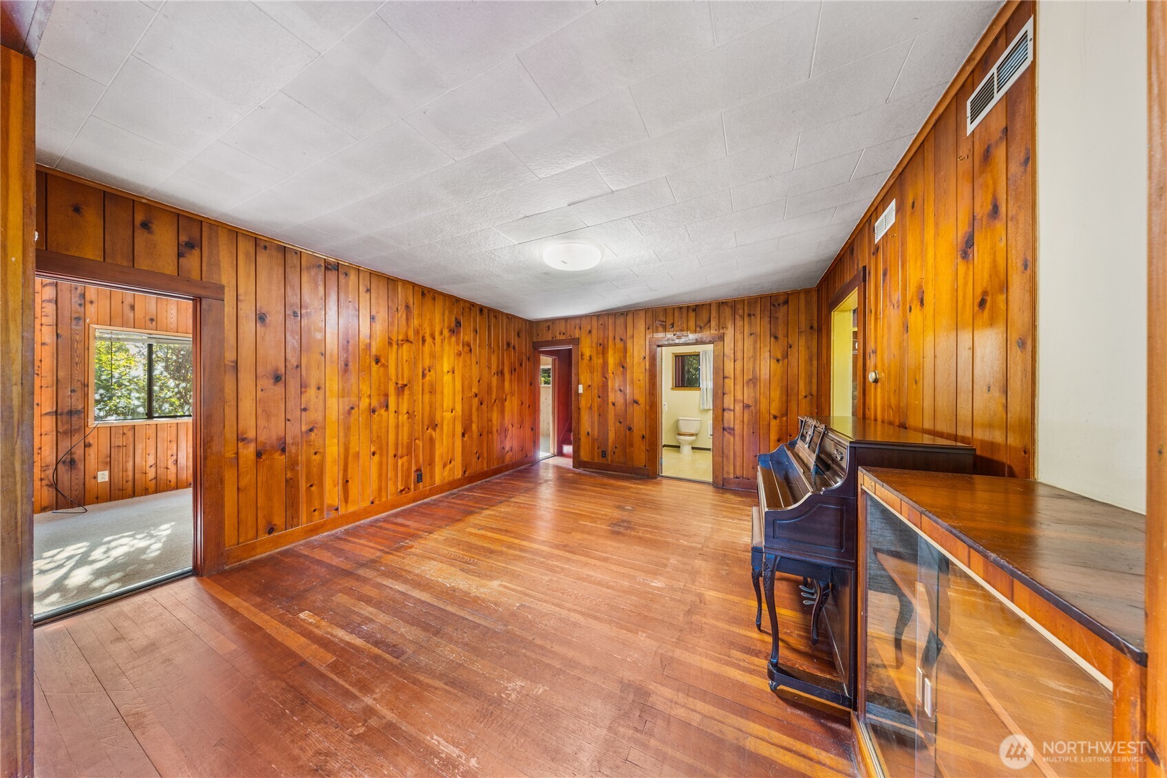 27193 State Rte 20 Oak Harbor, WA 98277 - Photo 4 of 34