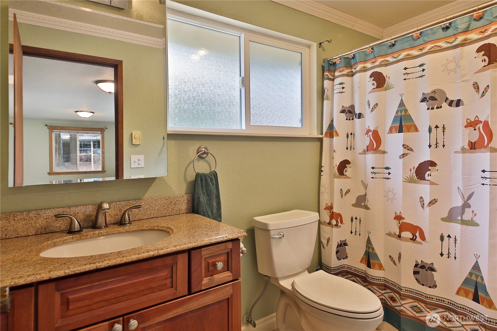 6255 Bayview Road Clinton, WA 98236 - Photo 21 of 40 Gallery Image 21