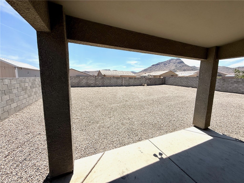 5547 Eagle View Road Kingman, AZ 86409 - Photo 29 of 34 Patio