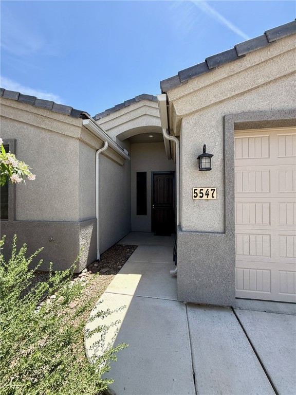 5547 Eagle View Road Kingman, AZ 86409 - Photo 3 of 34 Entry