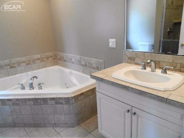 6240 Calkins Road Flint, MI 48532 - Photo 14 of 45 20442667-13.JPG