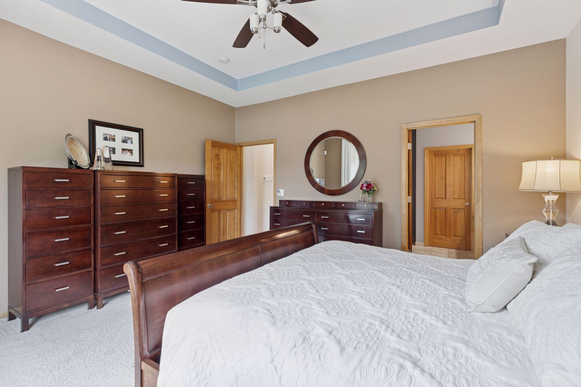 8117 Xerxes Circle Bloomington, MN 55431 - Photo 22 of 54