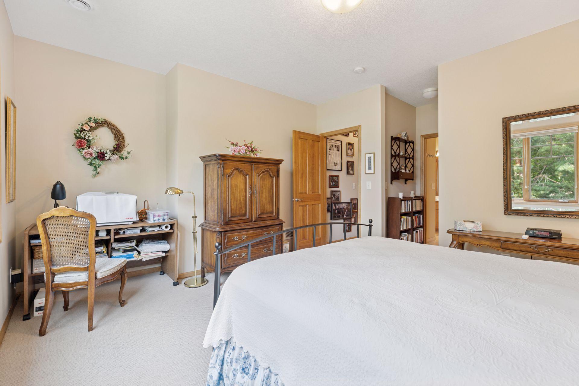 8117 Xerxes Circle Bloomington, MN 55431 - Photo 37 of 54