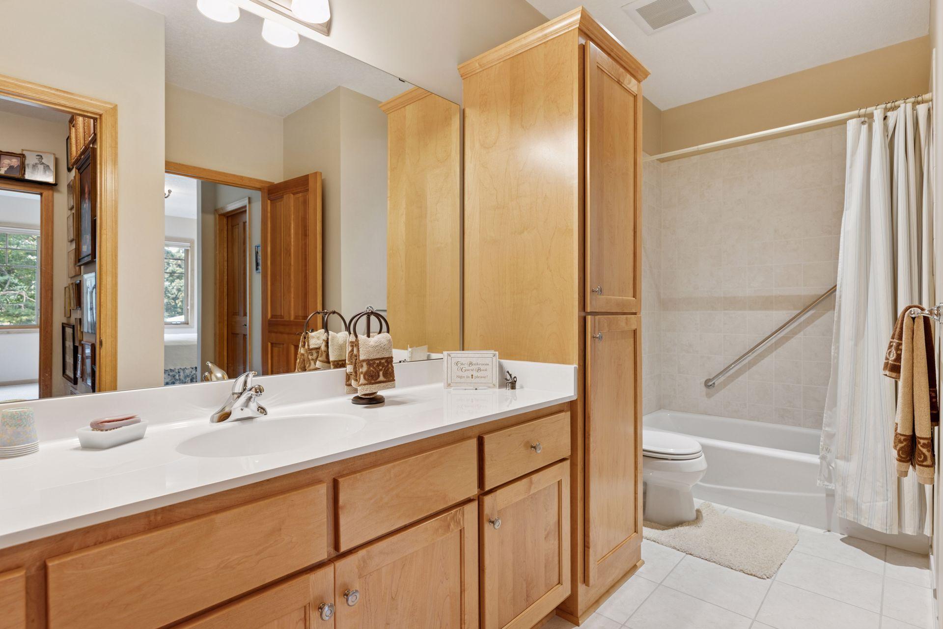 8117 Xerxes Circle Bloomington, MN 55431 - Photo 38 of 54