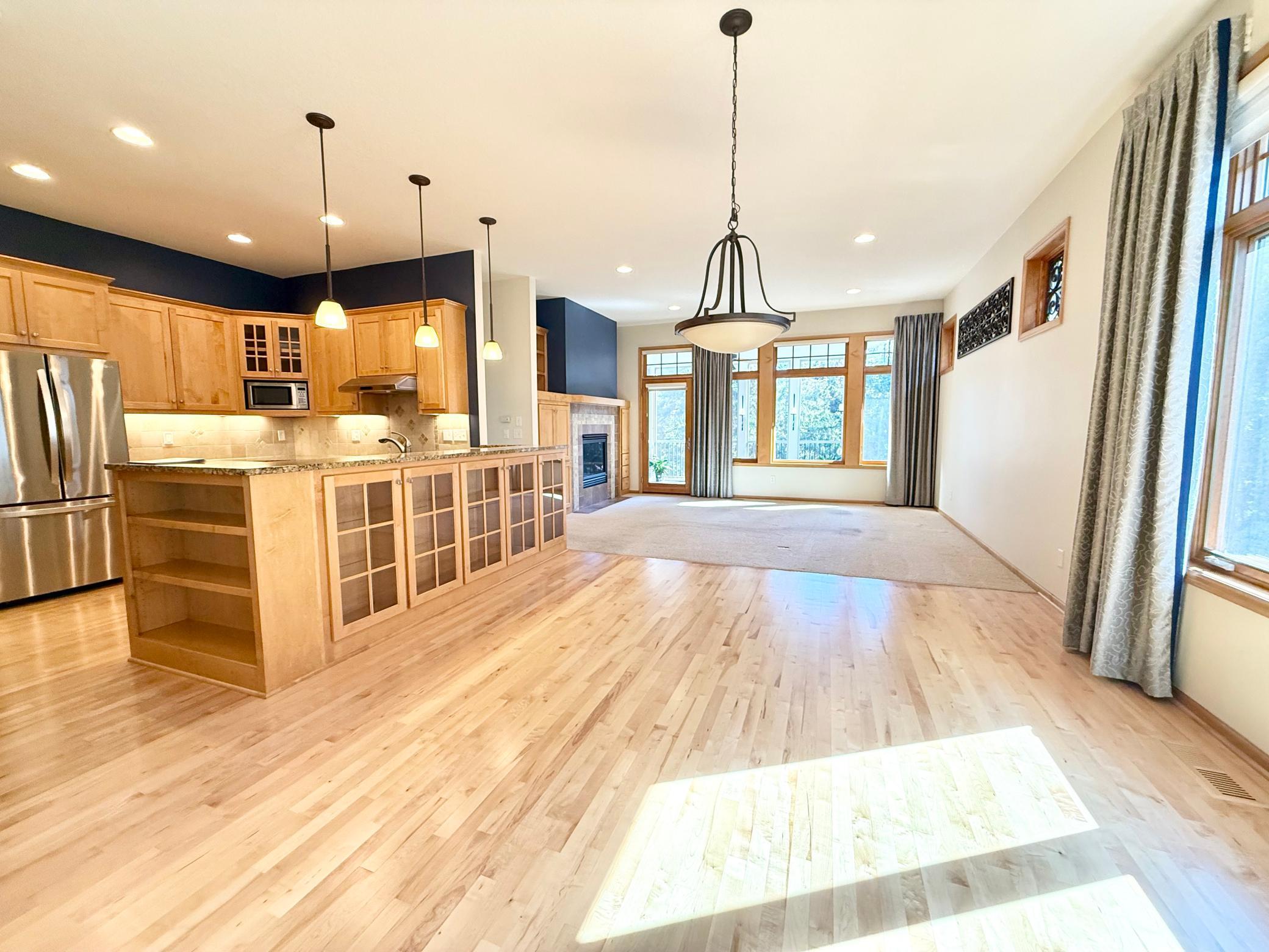 8117 Xerxes Circle Bloomington, MN 55431 - Photo 4 of 54