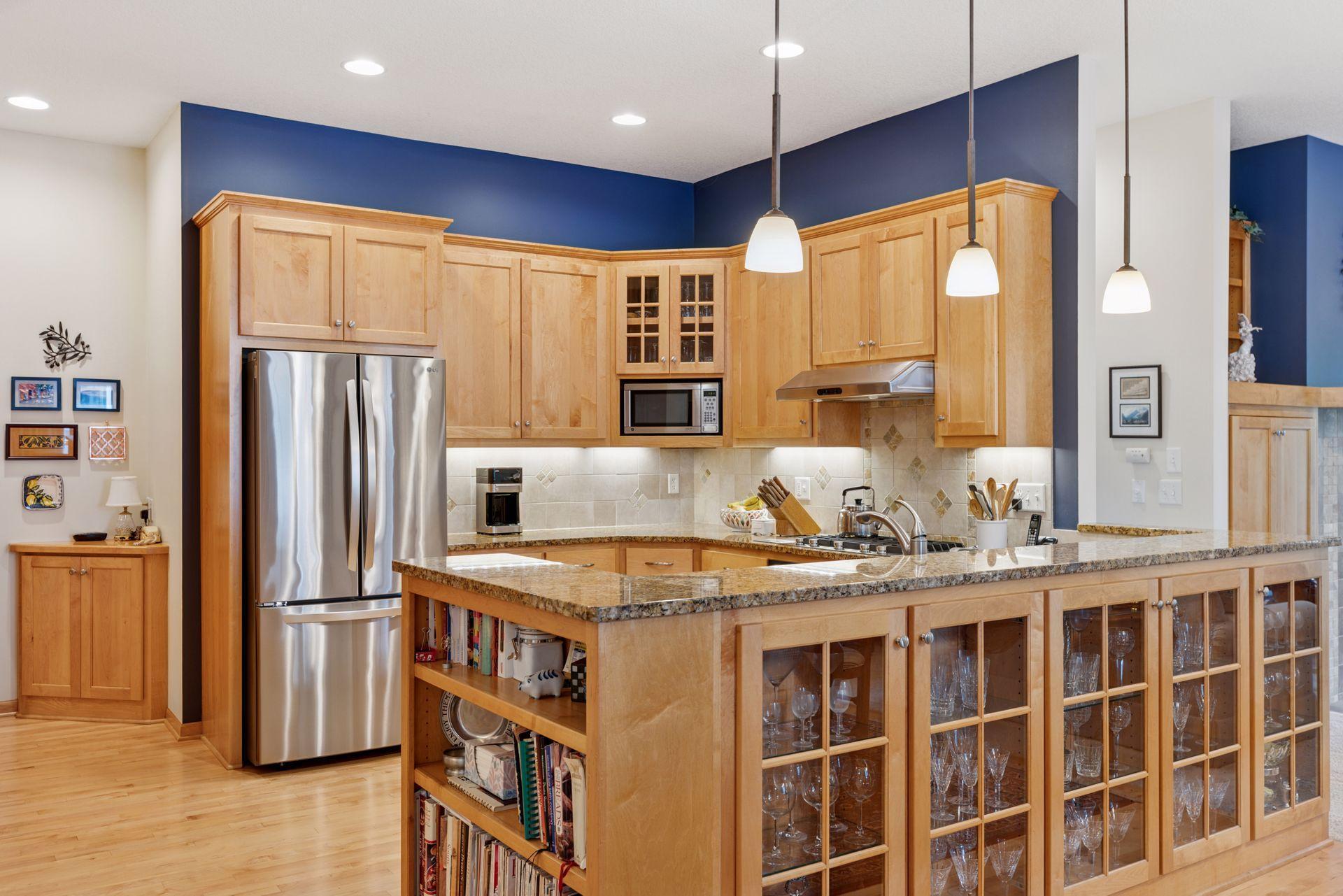 8117 Xerxes Circle Bloomington, MN 55431 - Photo 6 of 54