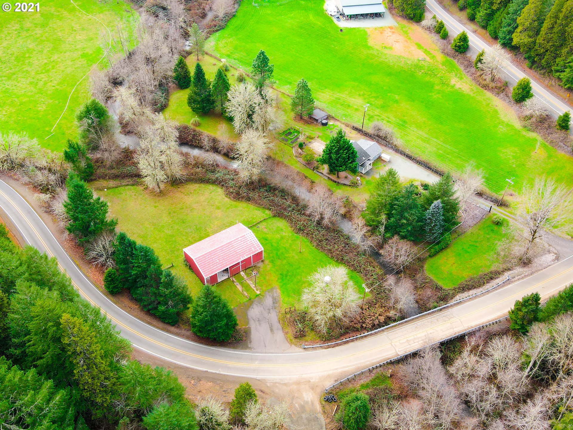 131 Slide Creek Road Myrtle Creek, OR 97457 - Photo 2 of 29 Gallery Image 2