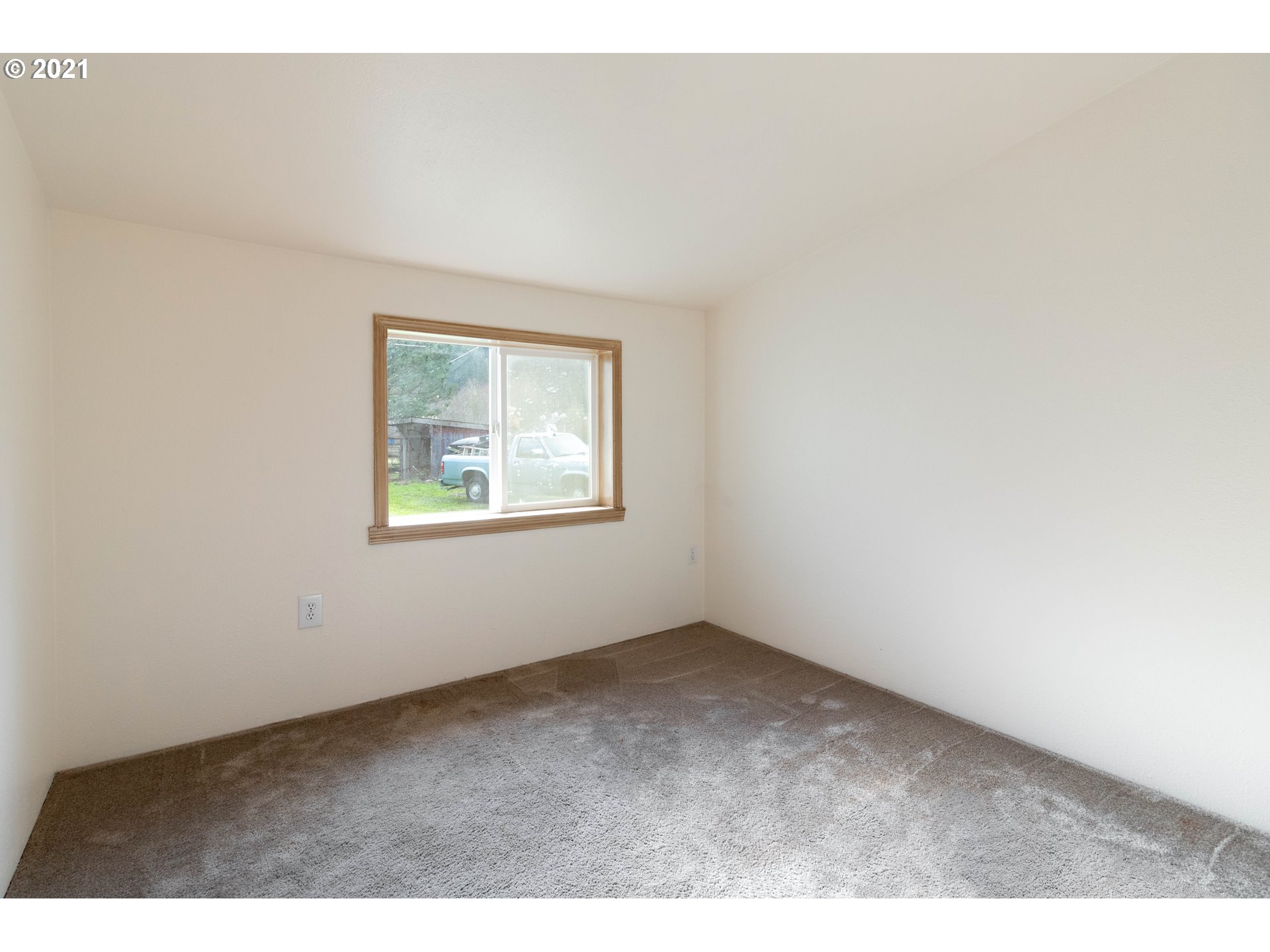 131 Slide Creek Road Myrtle Creek, OR 97457 - Photo 15 of 29 Gallery Image 15