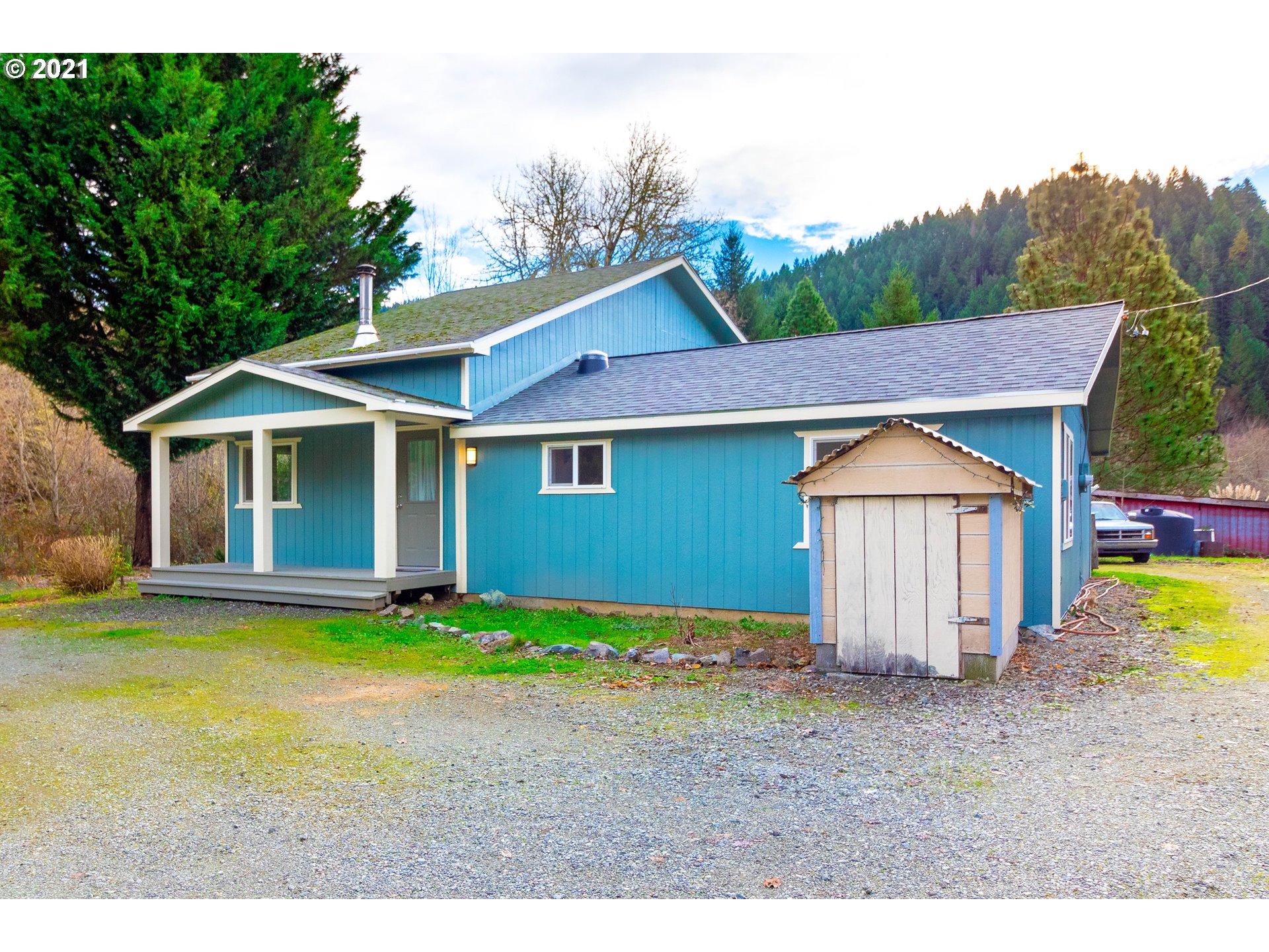 131 Slide Creek Road Myrtle Creek, OR 97457 - Photo 6 of 29 Gallery Image 6