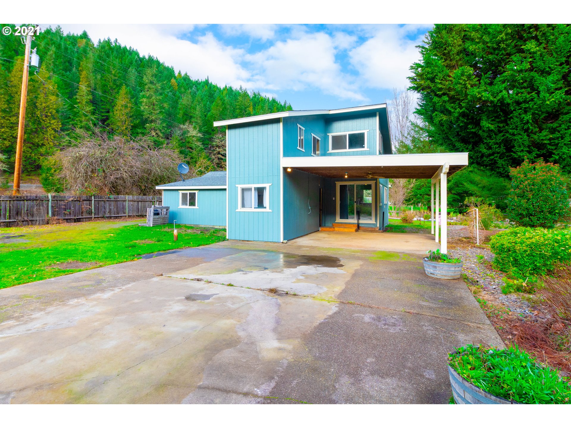 131 Slide Creek Road Myrtle Creek, OR 97457 - Photo 8 of 29 Gallery Image 8