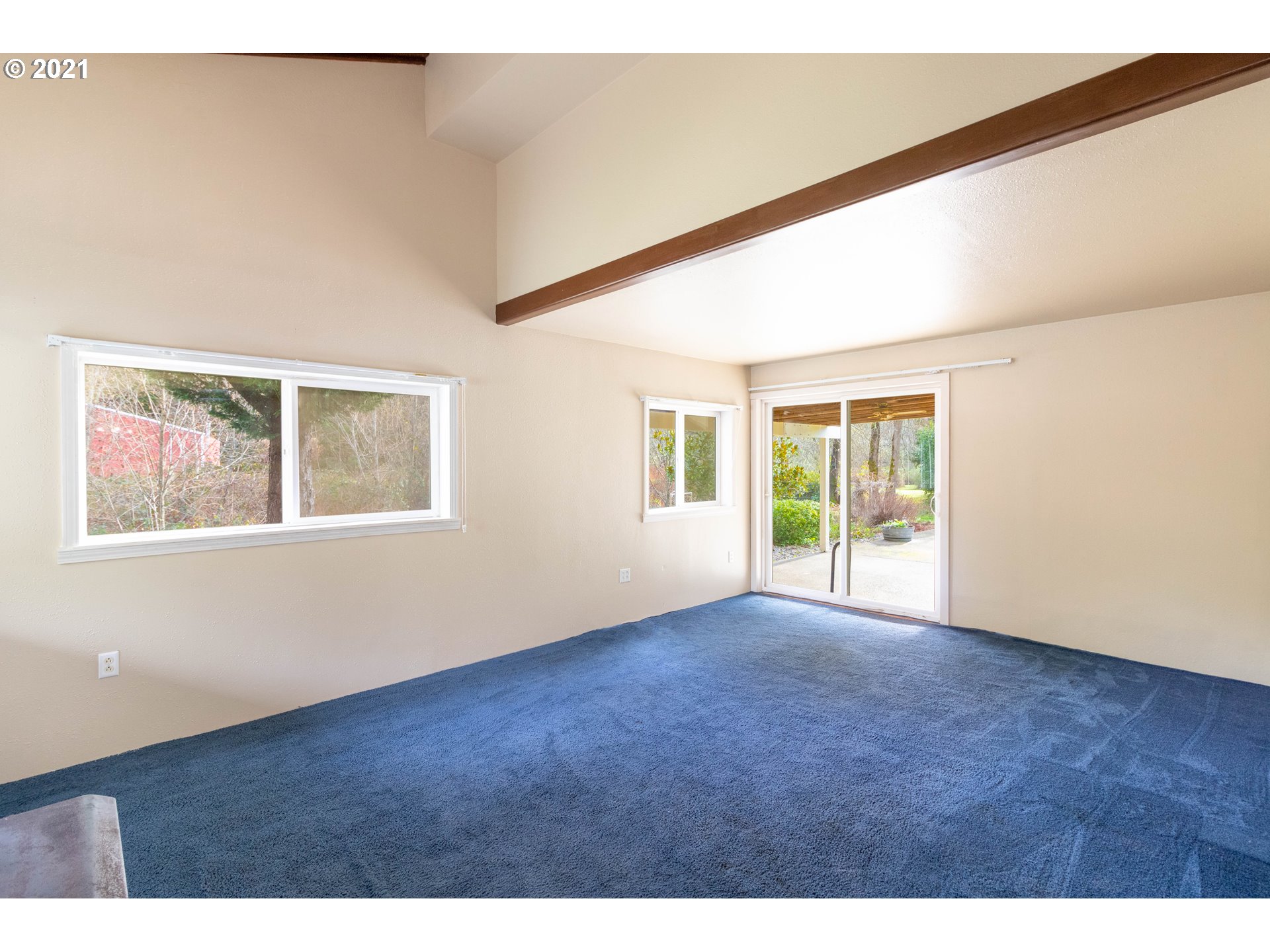 131 Slide Creek Road Myrtle Creek, OR 97457 - Photo 9 of 29 Gallery Image 9