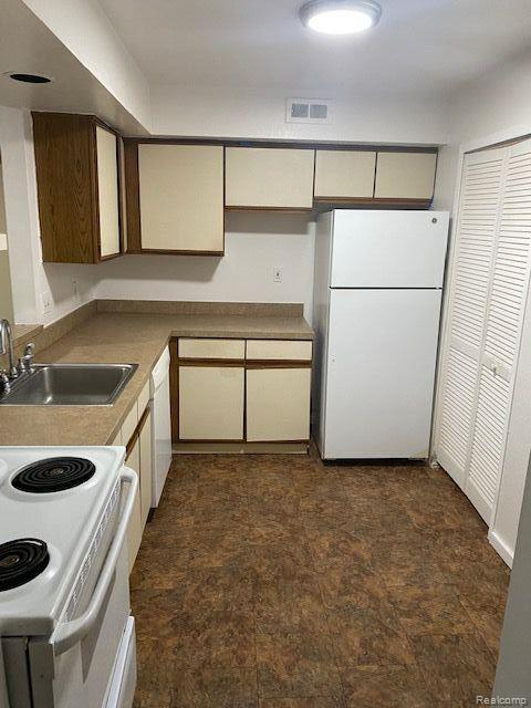 27244 Evergreen Road Southfield, MI 48076 - Photo 6 of 24 Gallery Image 6