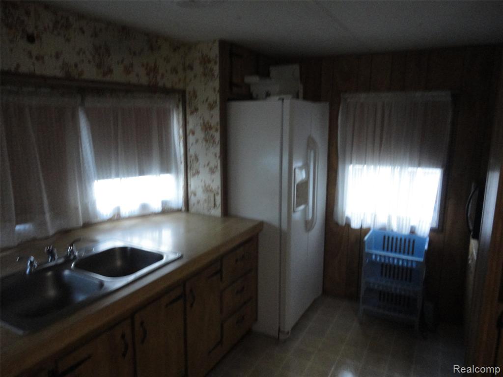 68 Oneida Adrian, MI 49221 - Photo 9 of 24 Gallery Image 9