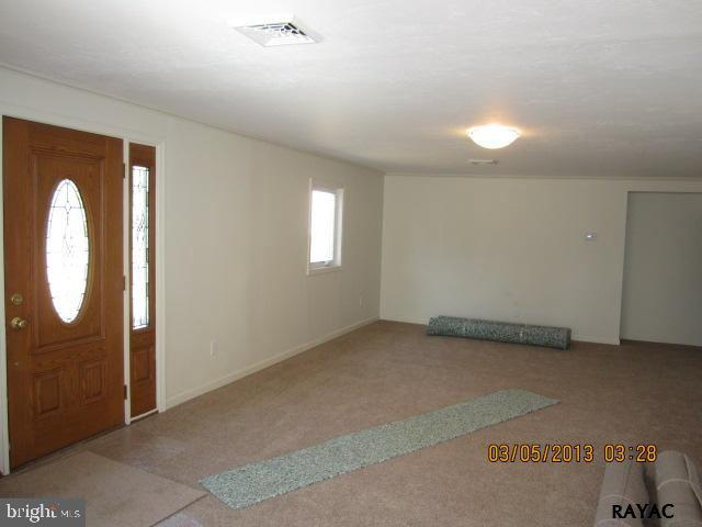 3352 Deininger Road York, PA 17406 - Photo 3 of 15 Gallery Image 3
