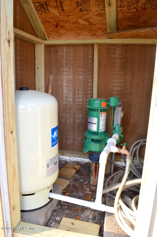102 Carmichael Road Interlachen, FL 32148 - Photo 23 of 32 New Well, steel piped, new pump and tank