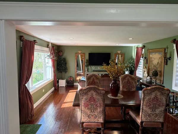 $349,900 | 121 North Marion Avenue, Bartlett, IL 60103