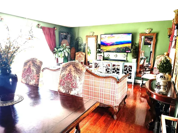 $349,900 | 121 North Marion Avenue, Bartlett, IL 60103