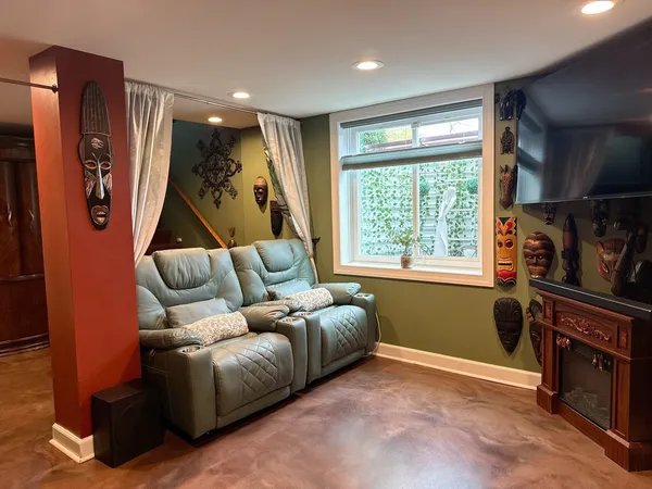$349,900 | 121 North Marion Avenue, Bartlett, IL 60103