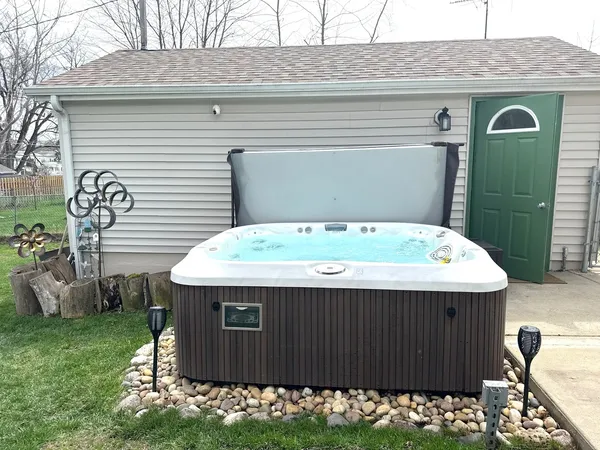 $349,900 | 121 North Marion Avenue, Bartlett, IL 60103