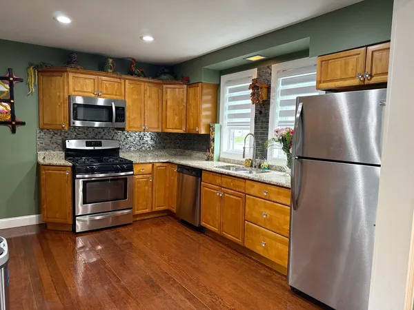 $349,900 | 121 North Marion Avenue, Bartlett, IL 60103
