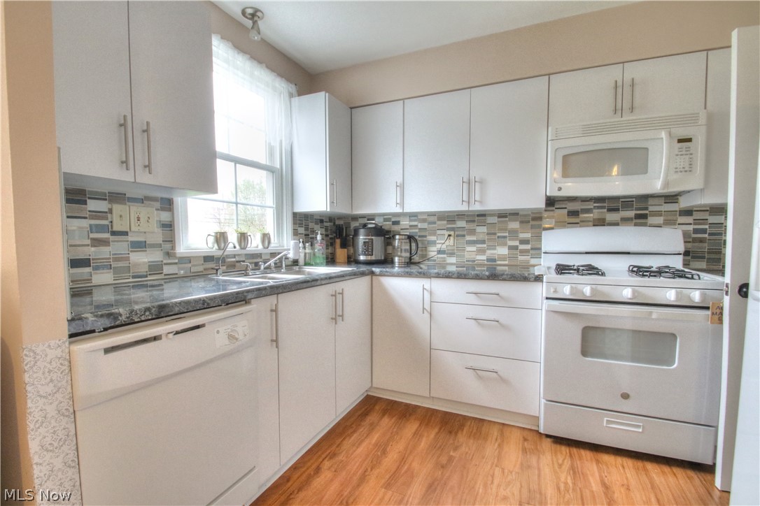 5135 Bridgewater Road Cleveland, OH 44124 - Photo 10 of 24