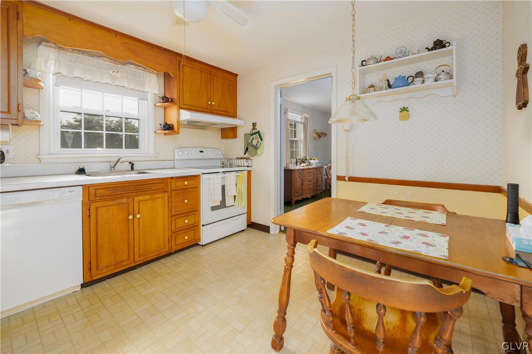 2625 Woodside Road Bethlehem, PA 18017 - Photo 8 of 25 Gallery Image 8