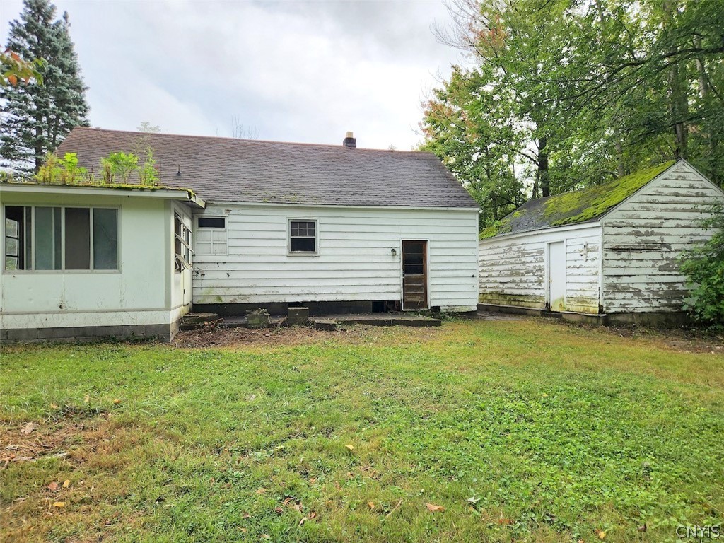 8259 Oswego Road Clay, NY 13090 - Photo 5 of 20 Gallery Image 5