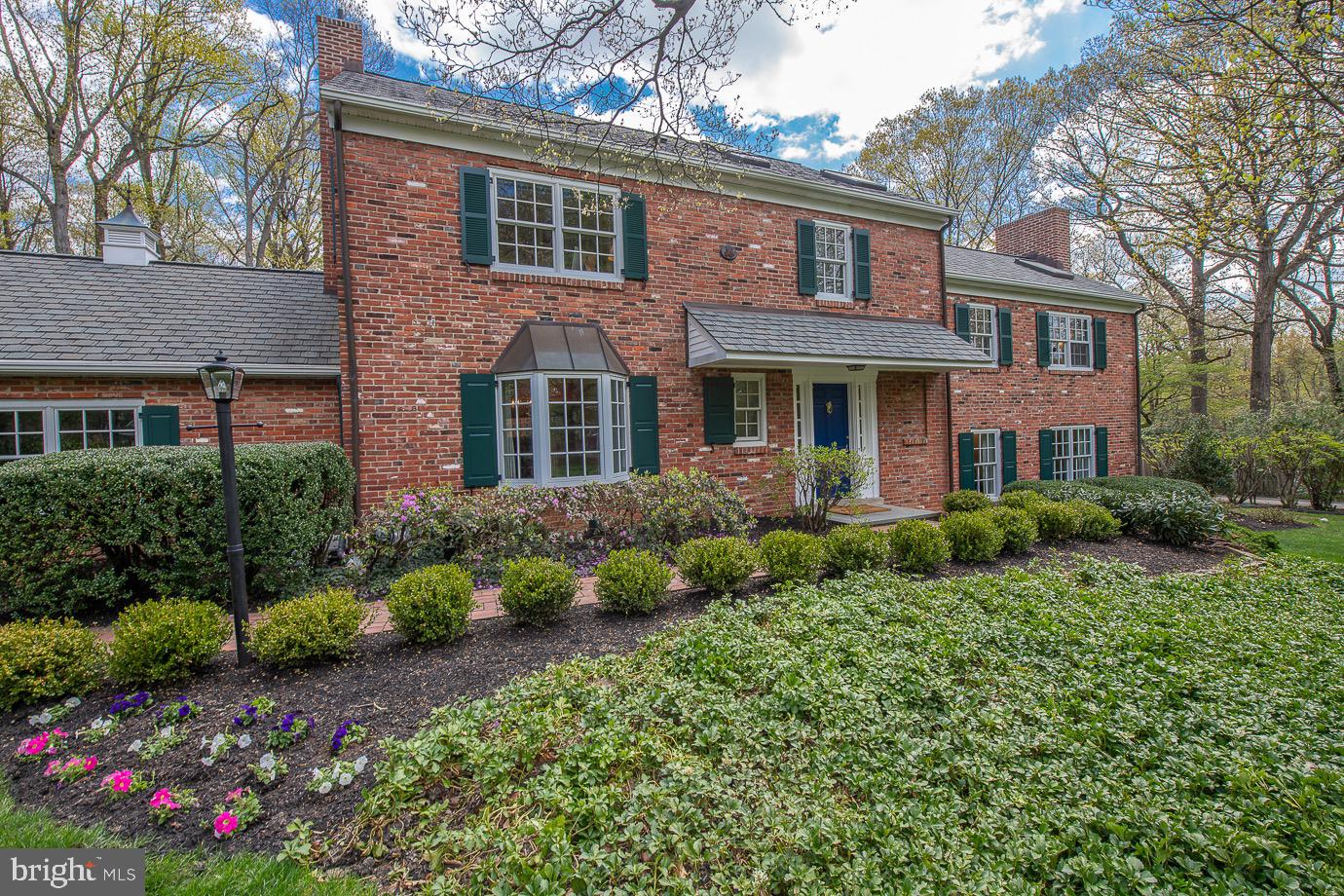 43 Northwoods Road Wayne, PA 19087 - Photo 2 of 52 Beautifully Landscaped Entry
