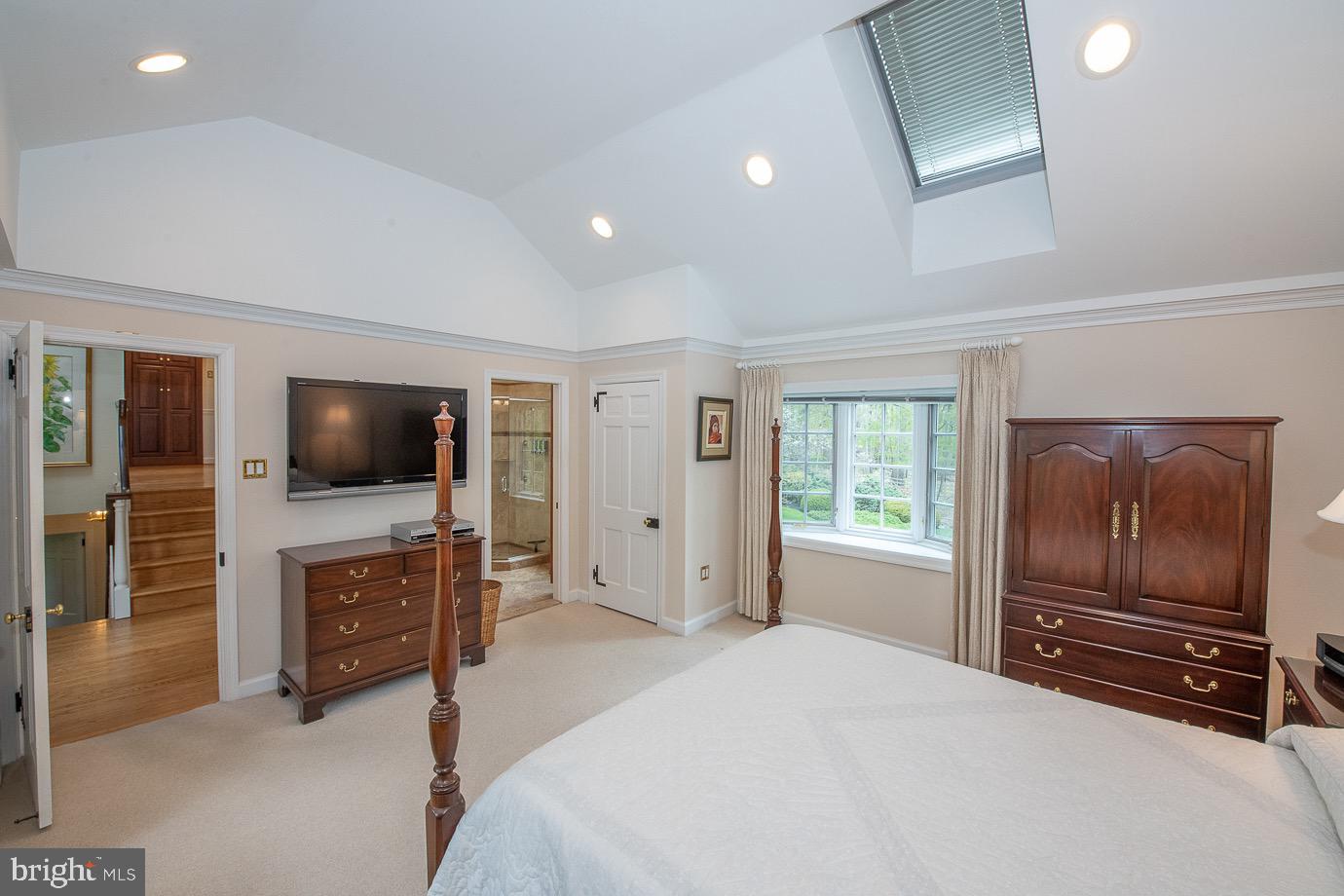 43 Northwoods Road Wayne, PA 19087 - Photo 22 of 52 Master with En Suite Bathroom