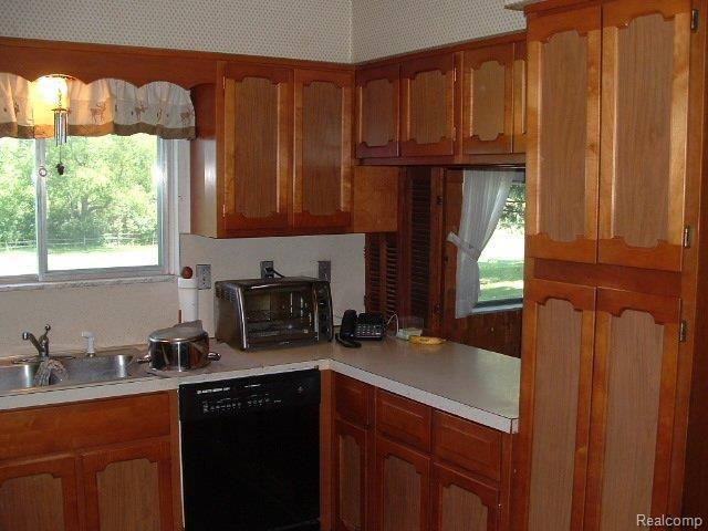 1871 South Lapeer Road Lapeer, MI 48446 - Photo 3 of 12 Kit2.JPG