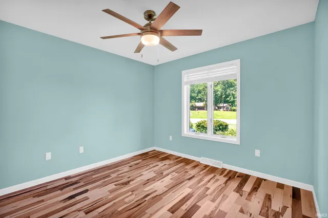 $265,000 | 500 Greentree Drive, Unit 11, Bedford, IN 47421