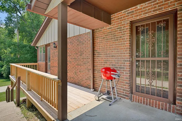 $265,000 | 500 Greentree Drive, Unit 11, Bedford, IN 47421