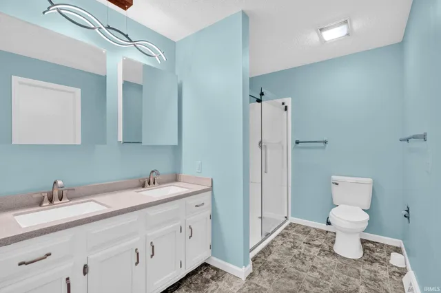 $265,000 | 500 Greentree Drive, Unit 11, Bedford, IN 47421