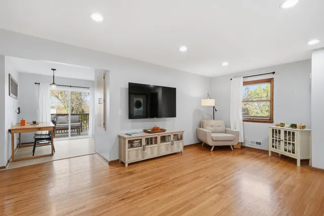 $300,000 | 422 Mill Street East, Cannon Falls, MN 55009