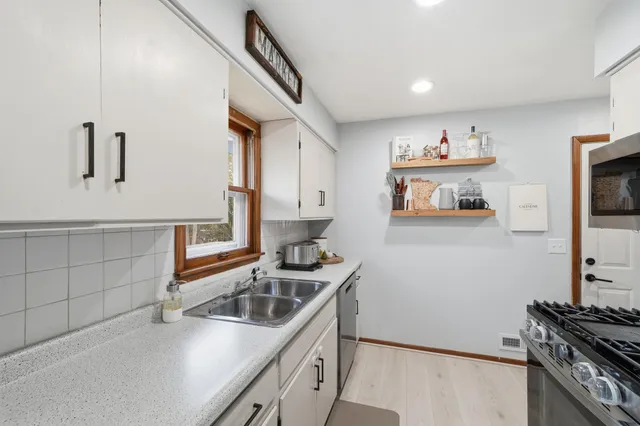 $300,000 | 422 Mill Street East, Cannon Falls, MN 55009