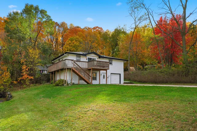 $300,000 | 422 Mill Street East, Cannon Falls, MN 55009