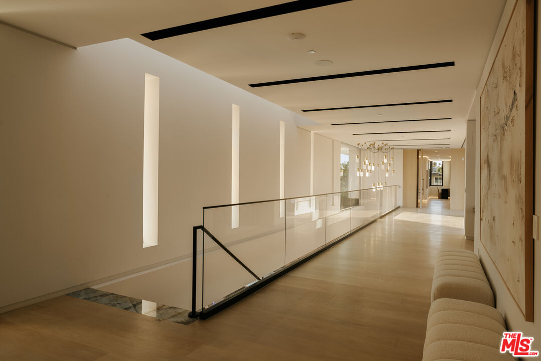 2078 Stradella Road Los Angeles, CA 90077 - Photo 13 of 28 Gallery Image 13