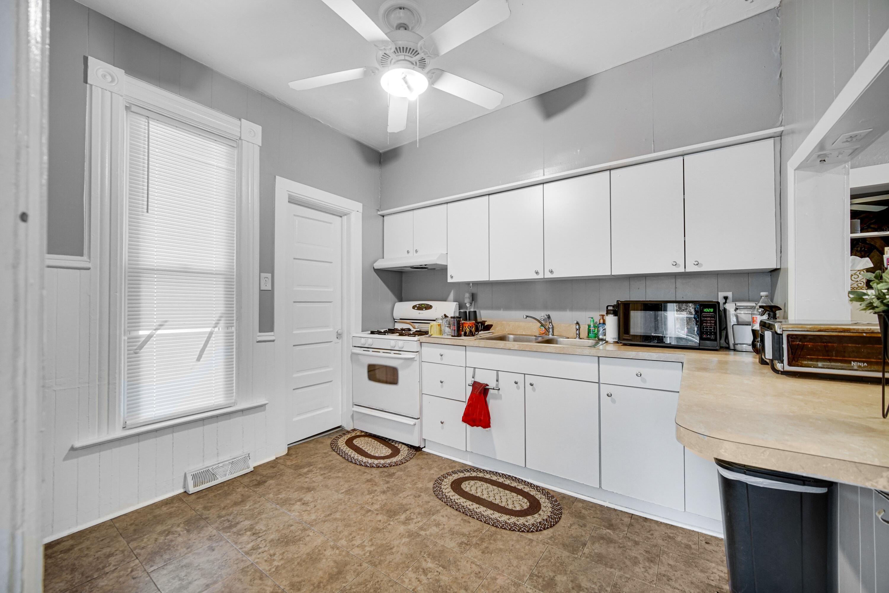 301 East North Street Crown Point, IN 46307 - Photo 9 of 16 3000x2000