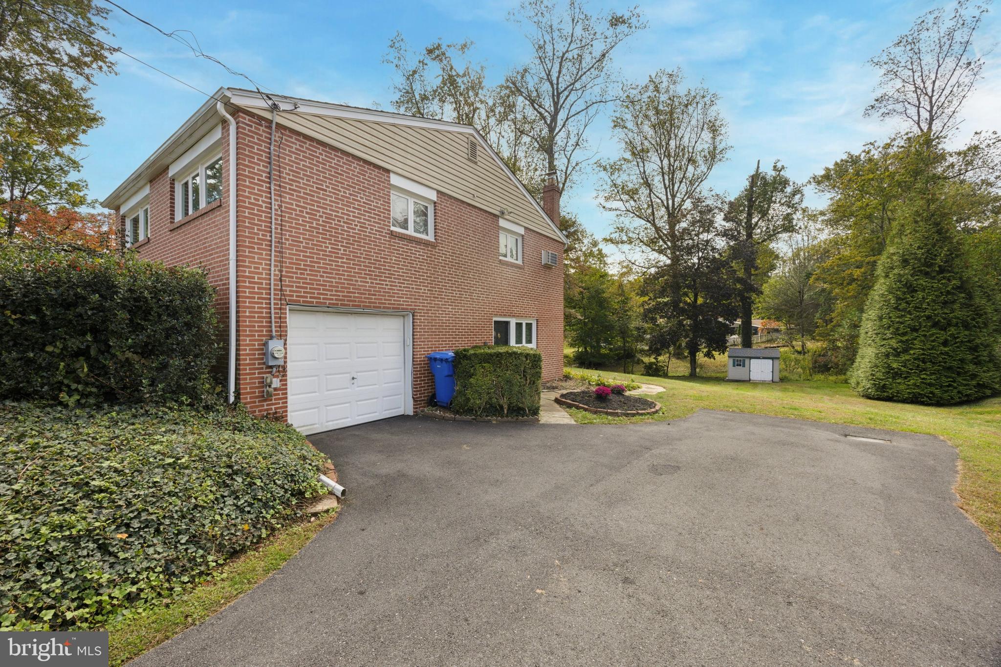 34 Wyncroft Drive Media, PA 19063 - Photo 2 of 34 Integral Garage W/Inside Home Access & Auto Opener