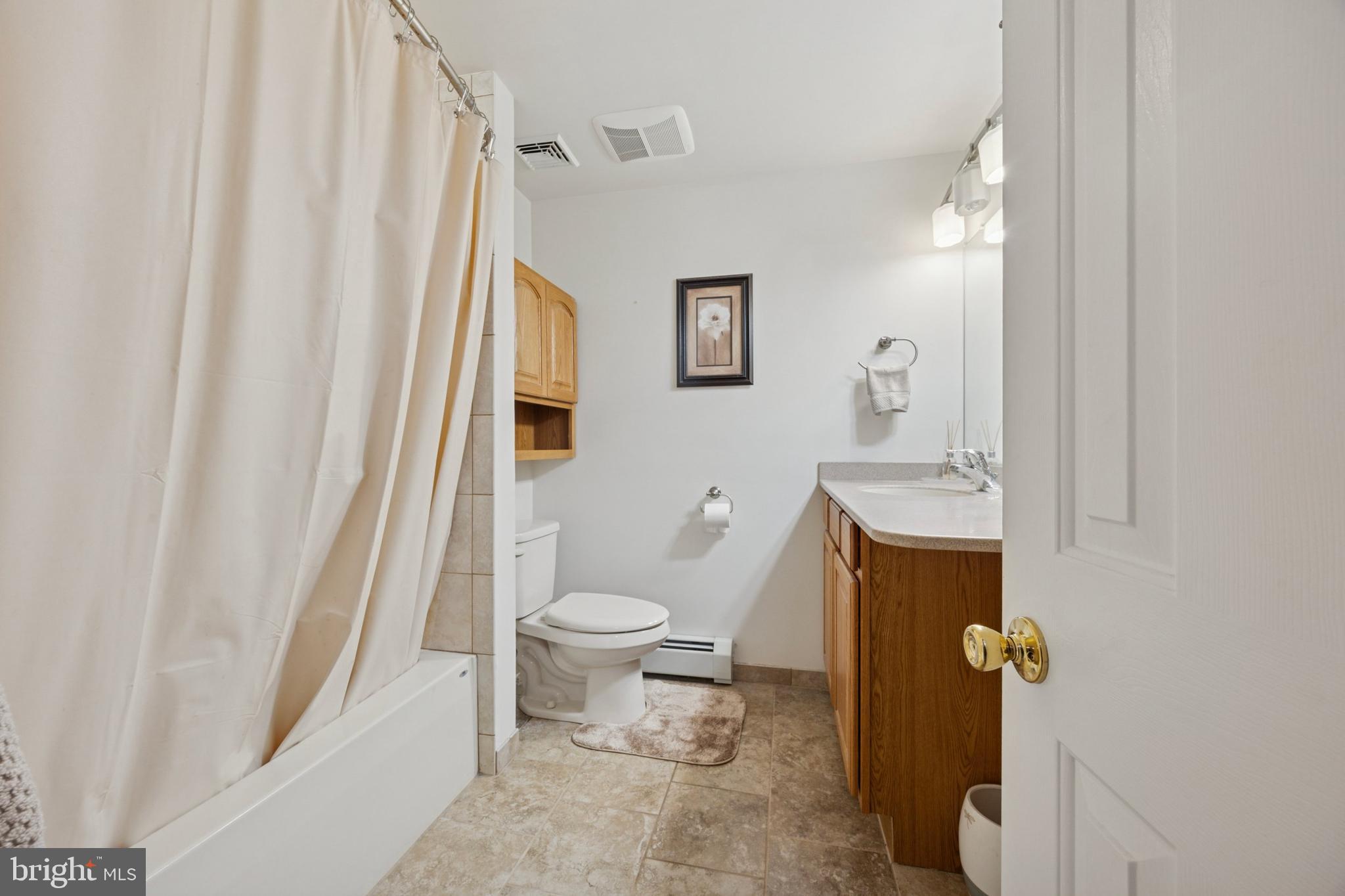 34 Wyncroft Drive Media, PA 19063 - Photo 24 of 34 Remodeled Full Hall Bathroom W/Tub Shower