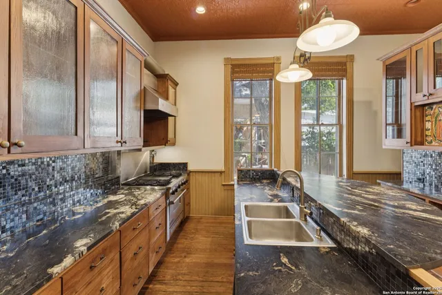 $1,195,000 | 134 Cedar Street, San Antonio, TX 78210