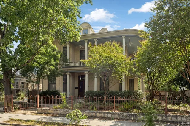 $1,195,000 | 134 Cedar Street, San Antonio, TX 78210